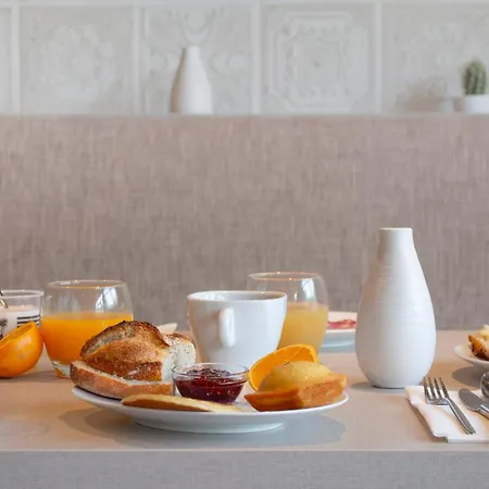 Brit La Beaujoire - L'amandine Hotel