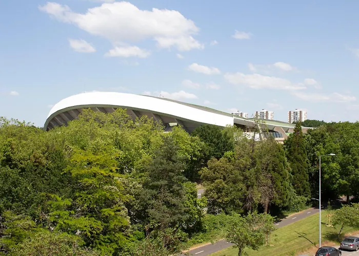 Brit La Beaujoire - L'amandine Hotel