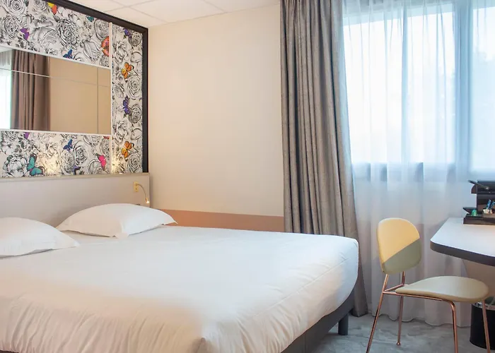 Brit La Beaujoire - L'amandine Hotel